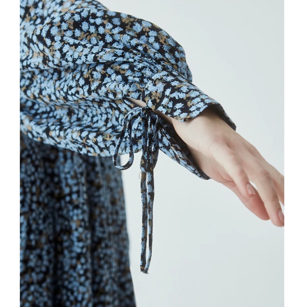 Modstrom Blue Patterned Midi Dress - Picture 4 of 10